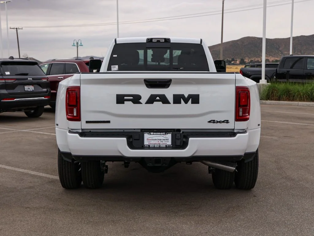New 2026 Bright White Clear-Coat Exterior Paint RAM Big Horn Night Edition image 5