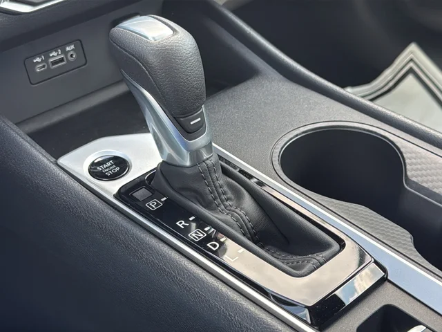 New 2026 White Nissan 2.5 SV image 37