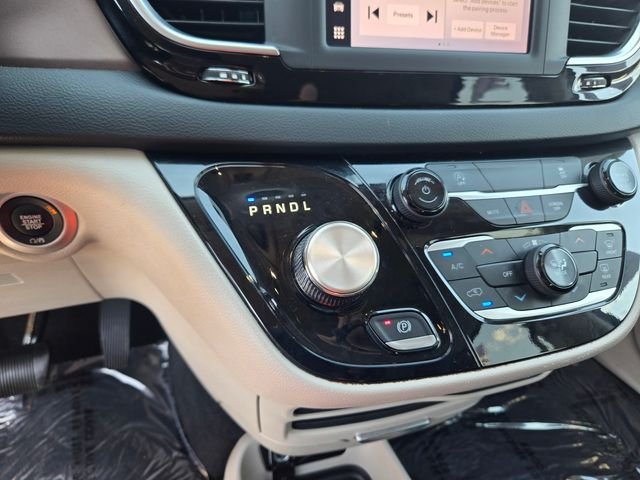 Used 2023 Red Chrysler LX image 14
