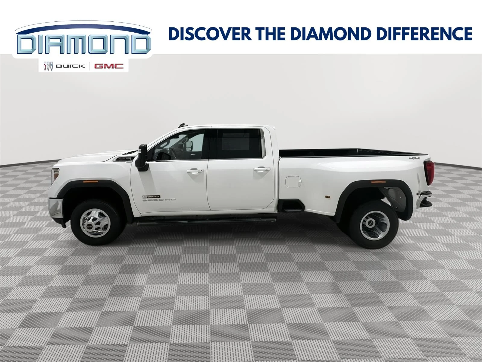 2023 GMC Sierra SLE 4WD Crew Cab Standard Box SRW's photo