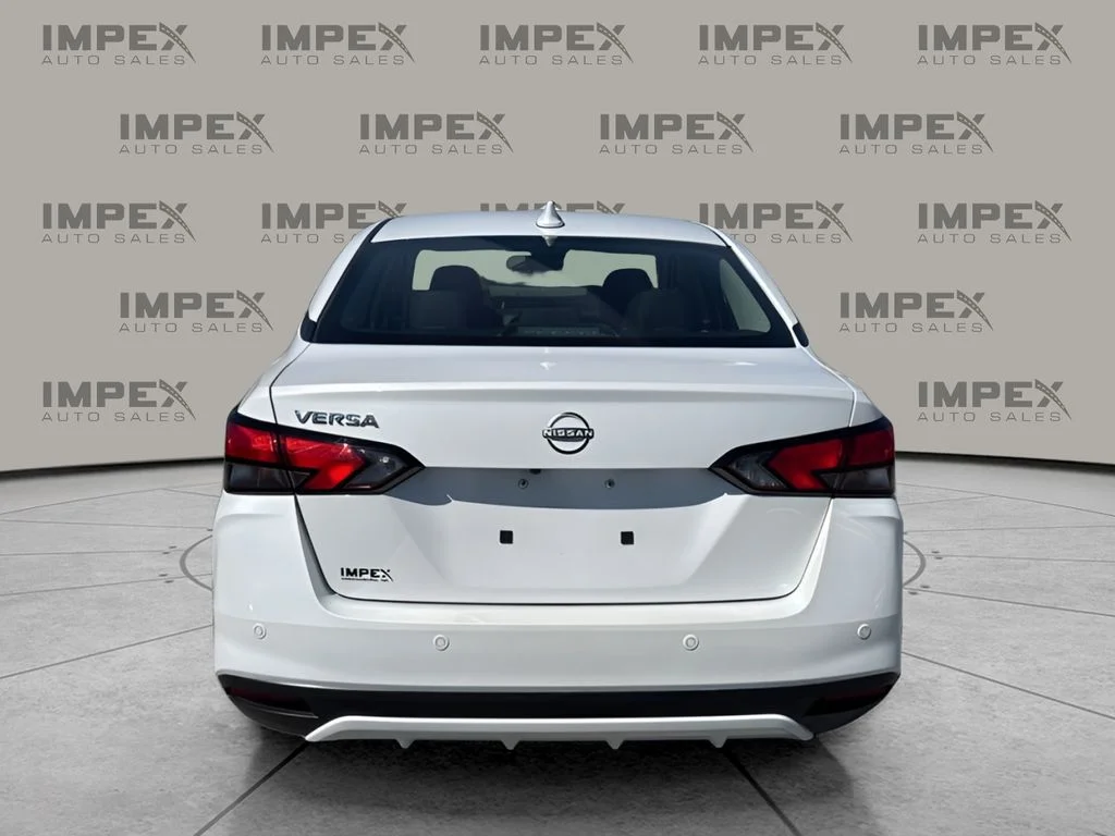 Used 2025 White Nissan 1.6 SV image 4