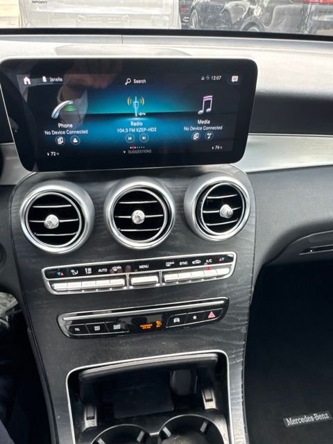 Used 2022 Silver Mercedes-Benz GLC 300 image 38