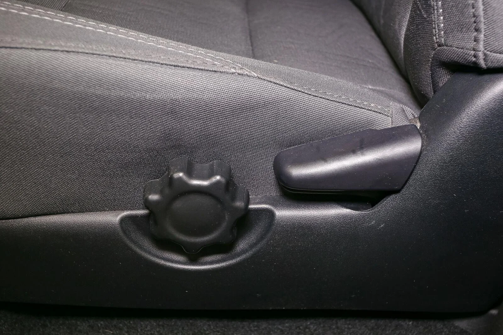 Used 2019 Magnetic Gray Metallic Toyota SR5 image 42