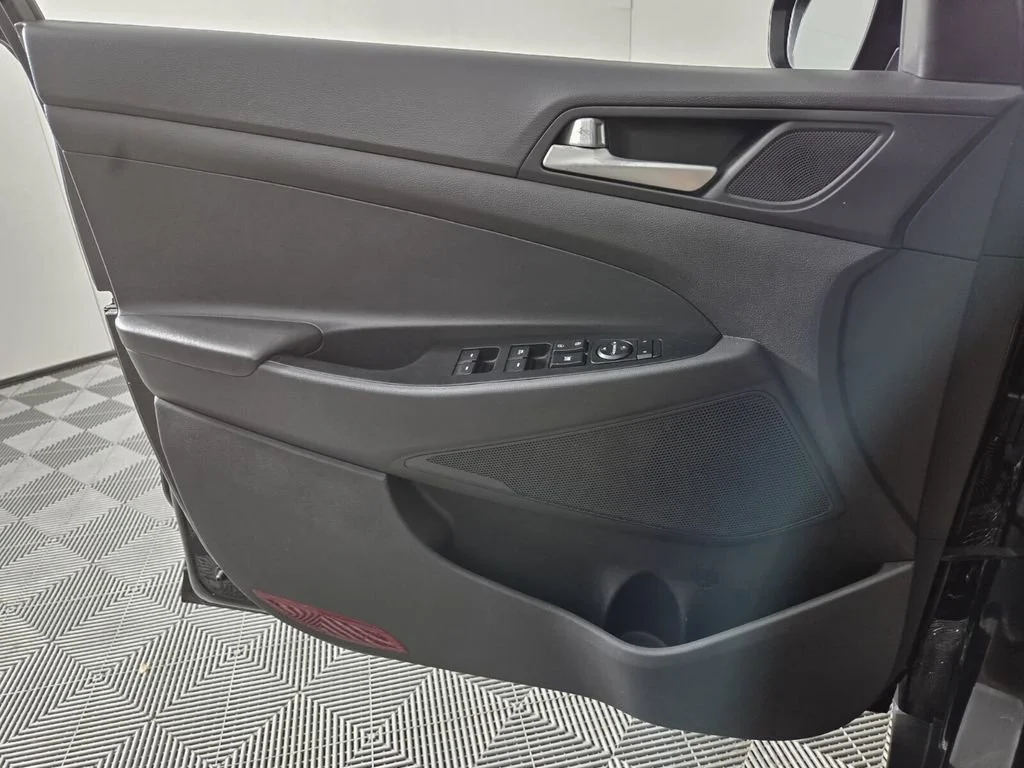 Used 2019 Black Noir Pearl Hyundai SEL image 23