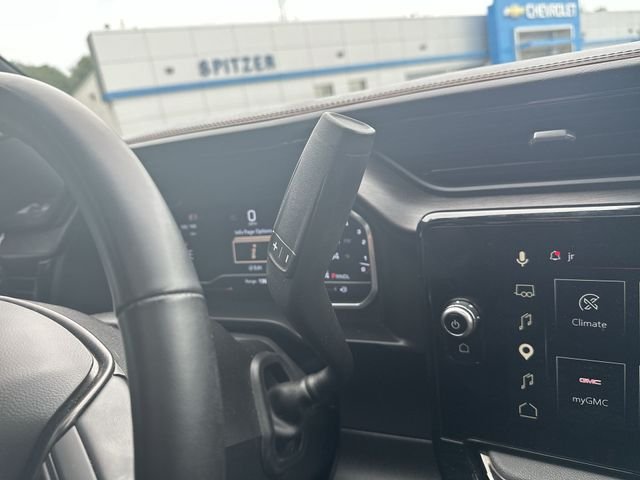 Used 2024 White GMC AT4 image 18