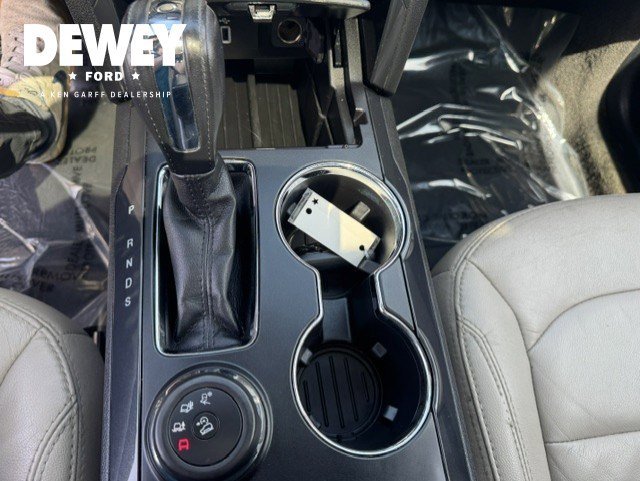 Used 2018 White Platinum Clearcoat Metallic Ford XLT image 23