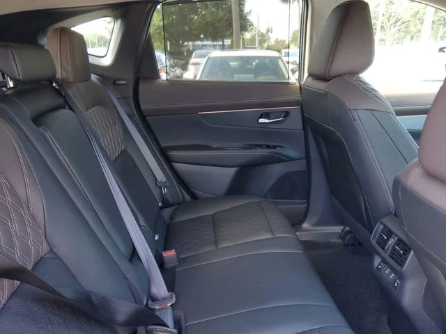 New 2026 Everest White Pearl TriCoat Nissan Platinum image 31