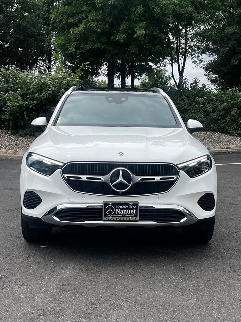 Used 2023 White Mercedes-Benz GLC 300 image 2