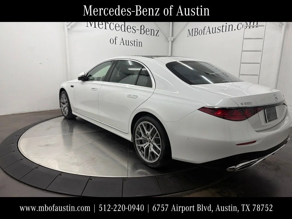 New 2027 White Mercedes-Benz S 580 image 1