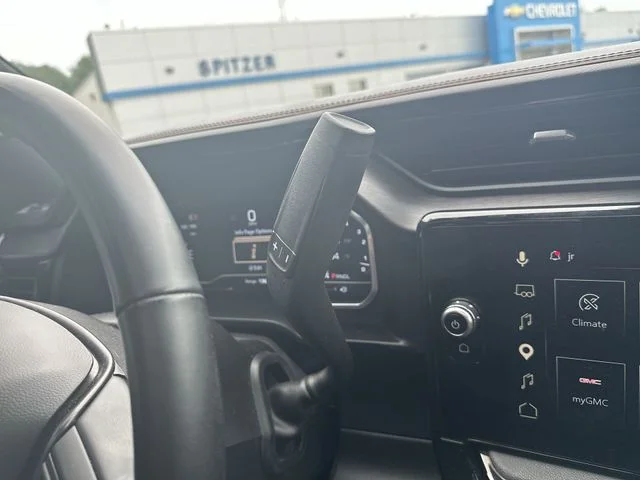Used 2024 White GMC AT4 image 18