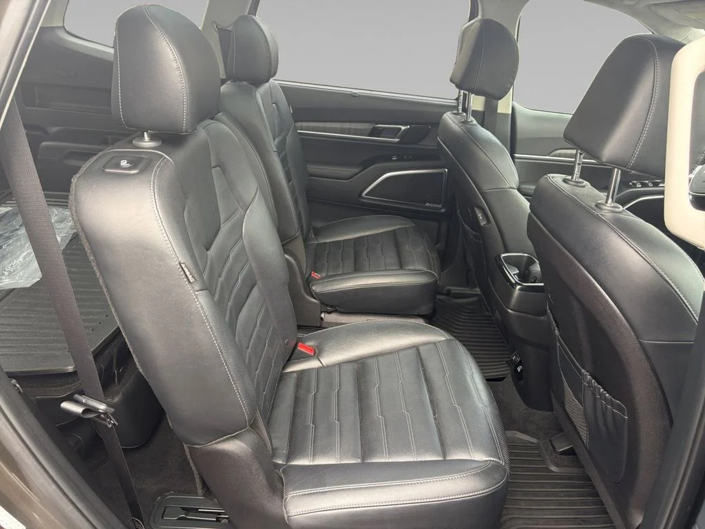 Used 2023 Green Kia SX-Prestige image 16