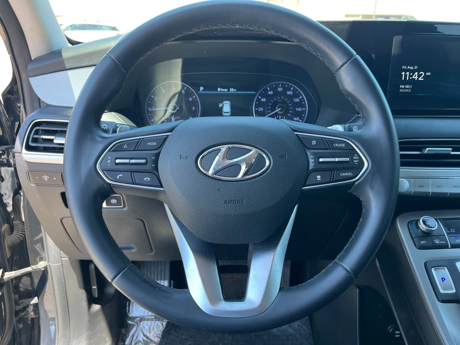 Used 2020 Moonlight Cloud Hyundai SEL image 17