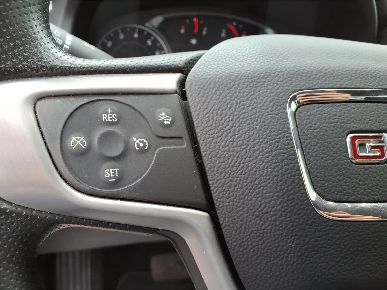 Used 2023 Ebony Twilight Metallic GMC SLE image 26