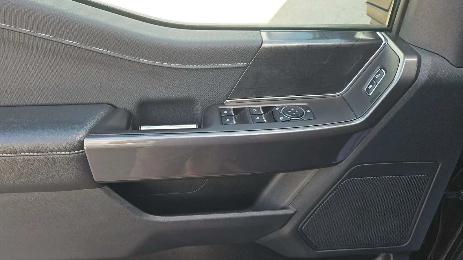 Used 2023 Black Ford XLT image 12