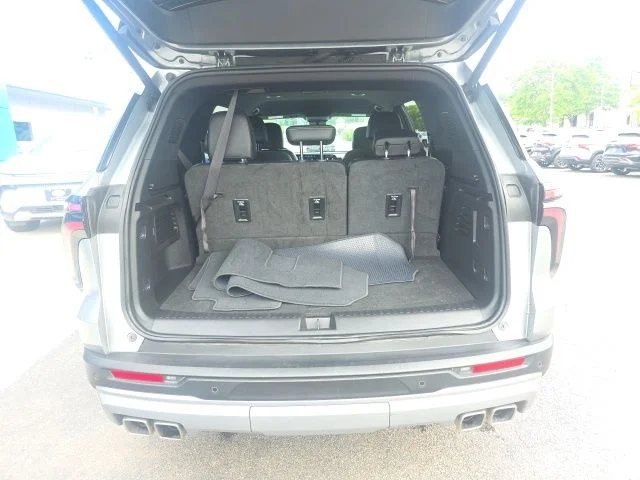 Used 2025 Gray Chevrolet LT image 25
