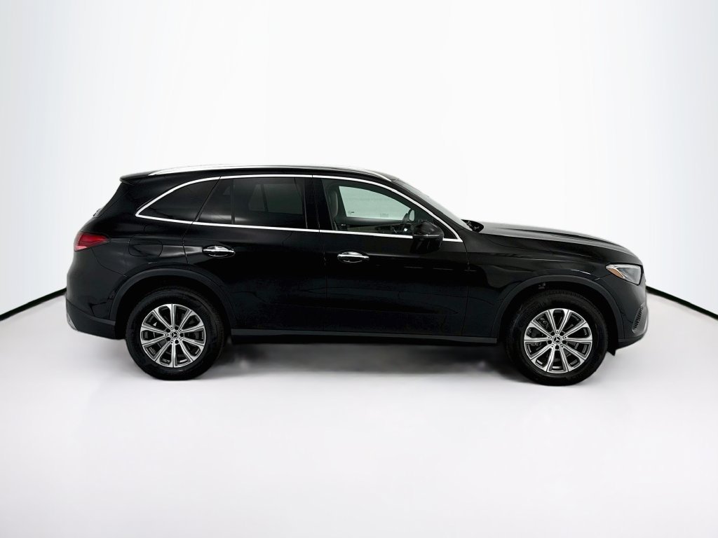 Used 2026 Black Mercedes-Benz GLC 300 image 4