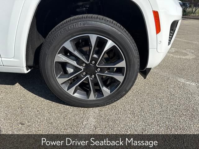 2025 Jeep Grand Cherokee Overland - Photo 10