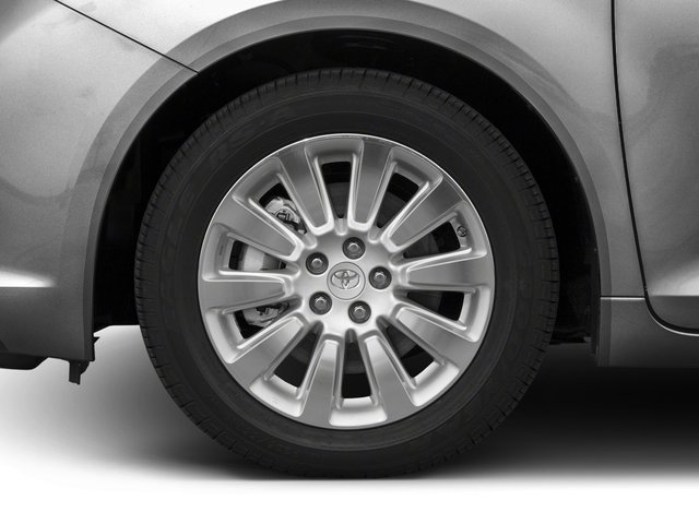 Used 2017 Predawn Gray Mica Toyota XLE image 11