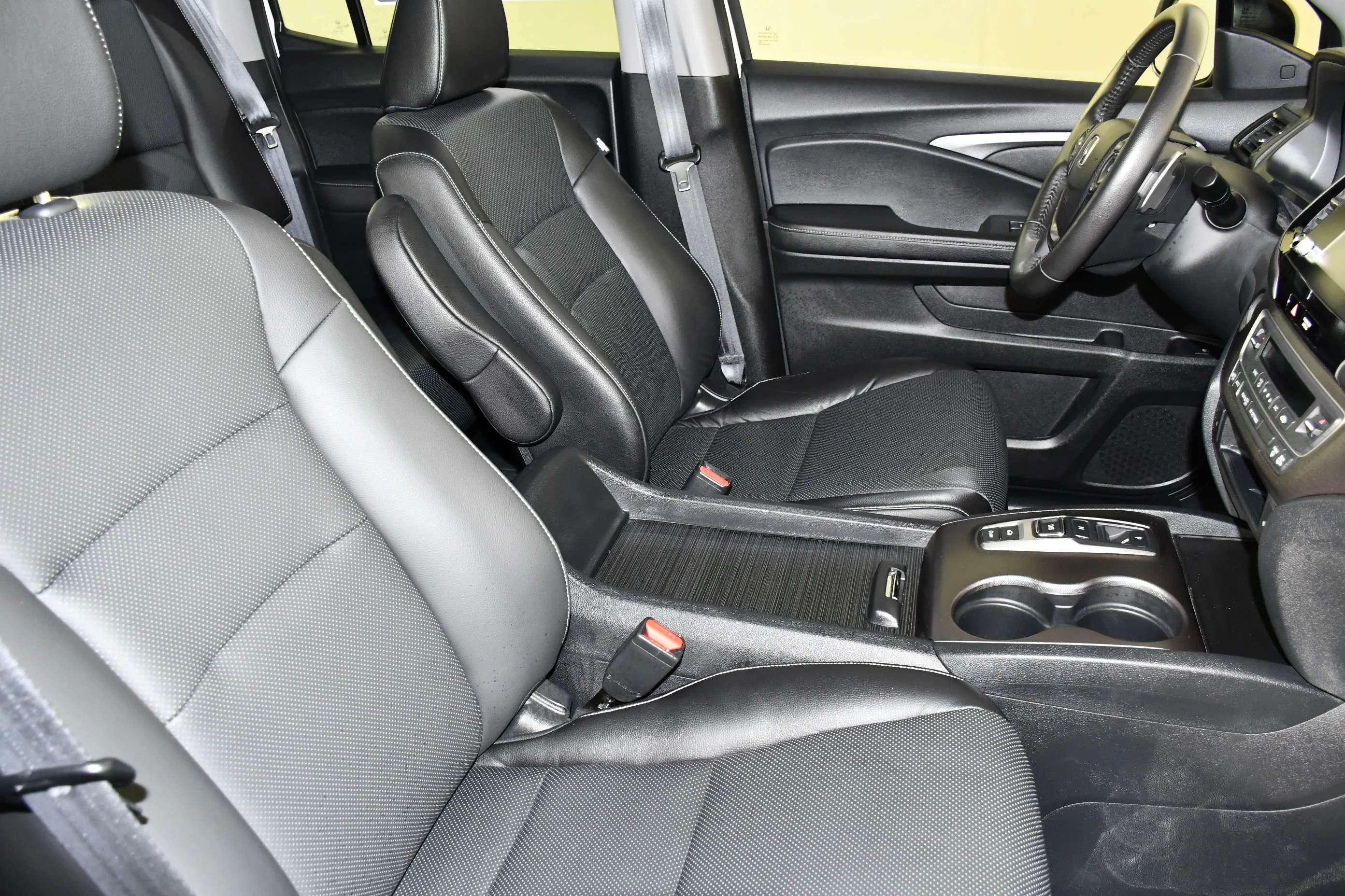 Certified Used 2023 Platinum White Pearl Honda RTL image 46