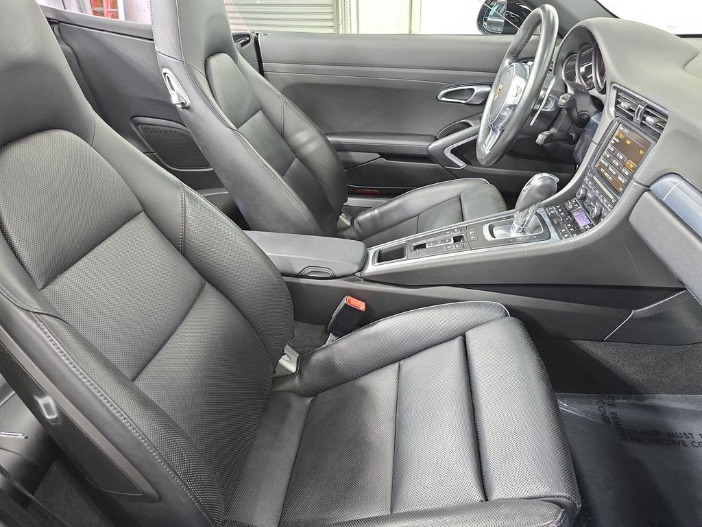 Certified Used 2015  Porsche Carrera 4 image 27