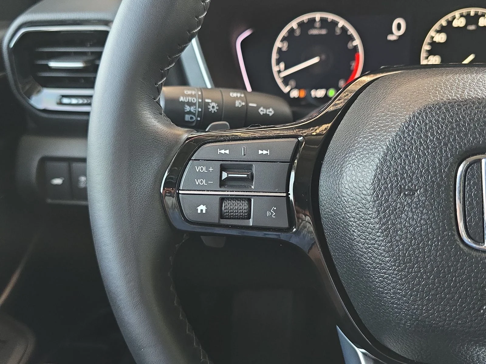 2025 Honda Pilot EX-L - Photo 17