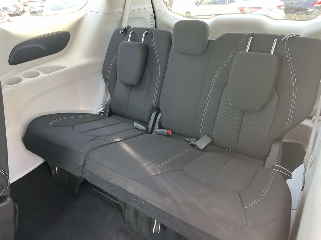 Used 2023 White Chrysler LX image 24