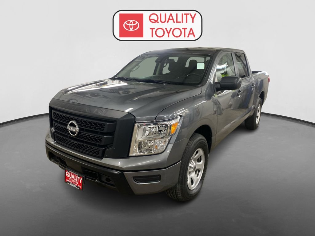 2023 Nissan Titan S 4X4 Crew Cab's photo