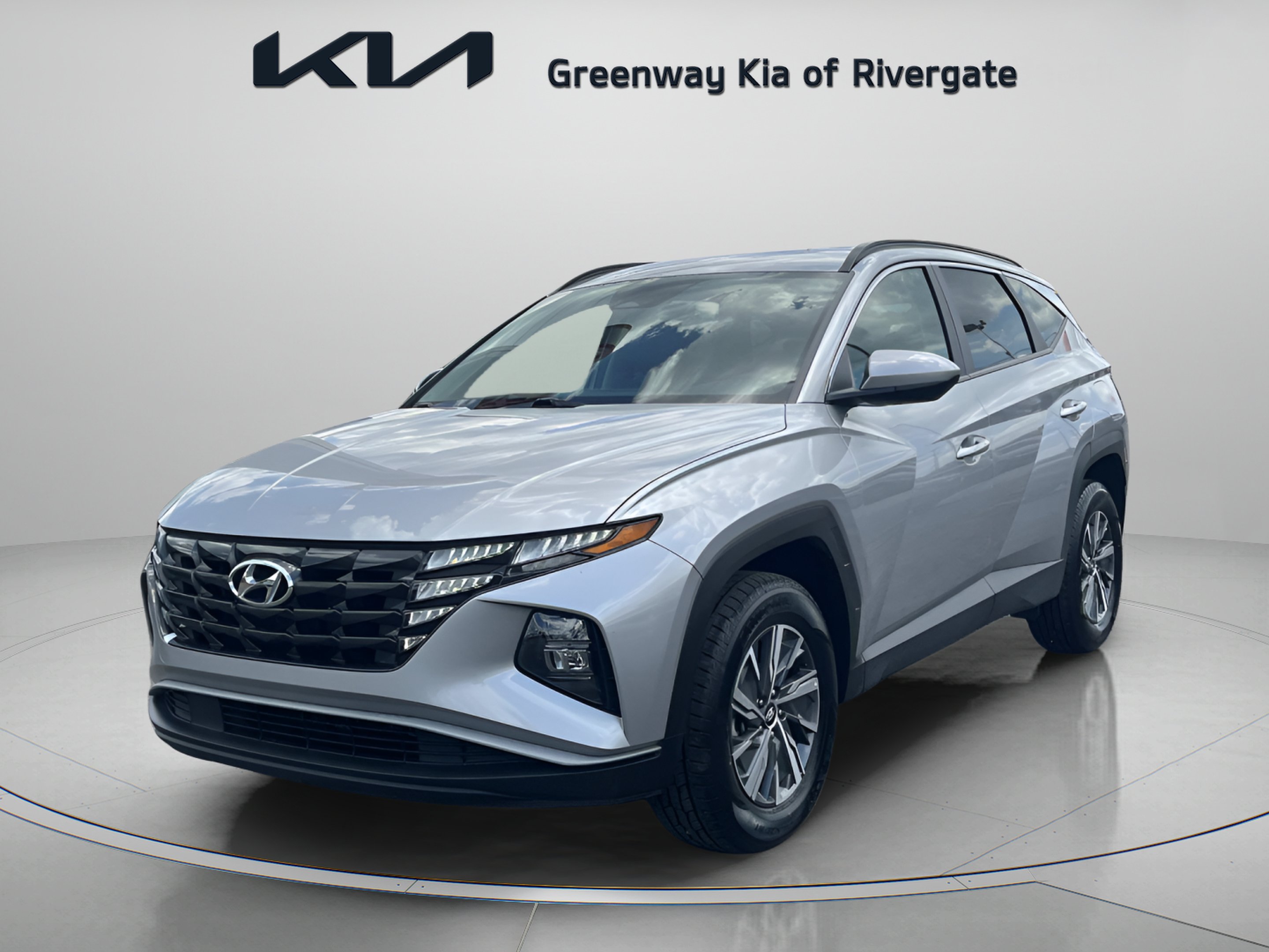Used 2024 Shimmering Silver Hyundai Blue image 3