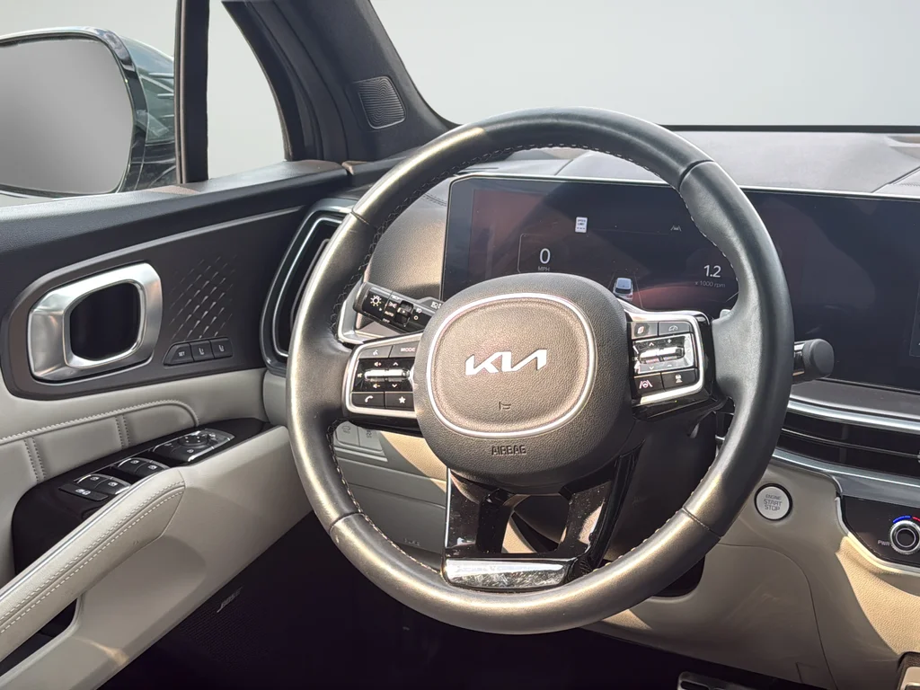Used 2025 Green Kia SX Prestige image 36