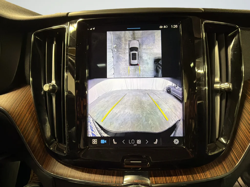 2024 Volvo XC60 Plus - Photo 15