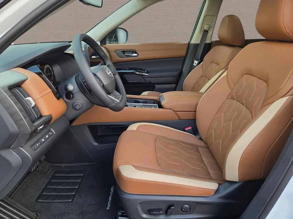 New 2026 Everest White Pearl TriCoat / Super Black Two-tone Nissan Platinum image 24