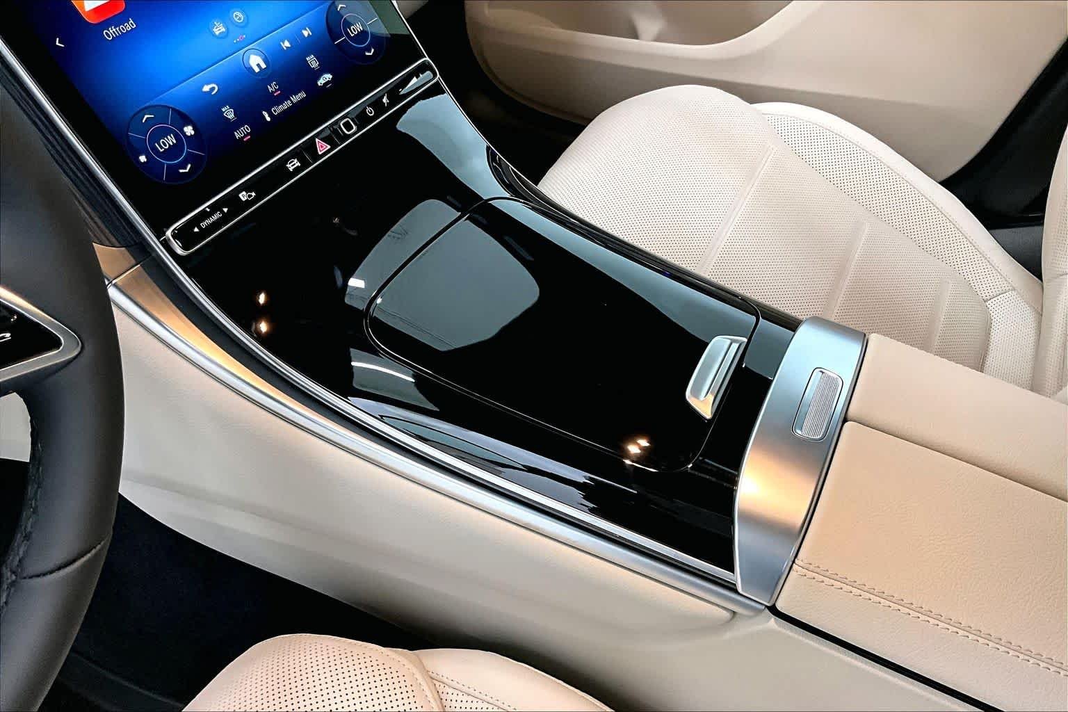 New 2026 Polar White Mercedes-Benz GLC 300 image 7