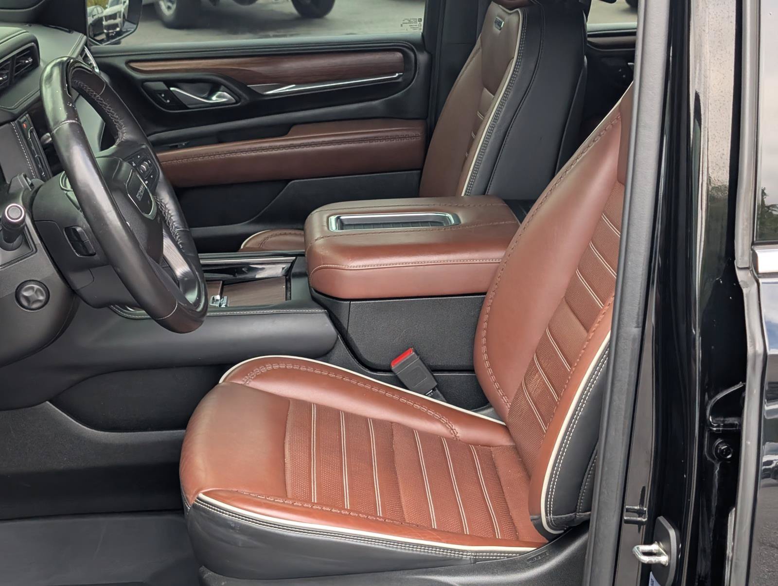 2023 GMC Yukon XL Denali Ultimate - Photo 15