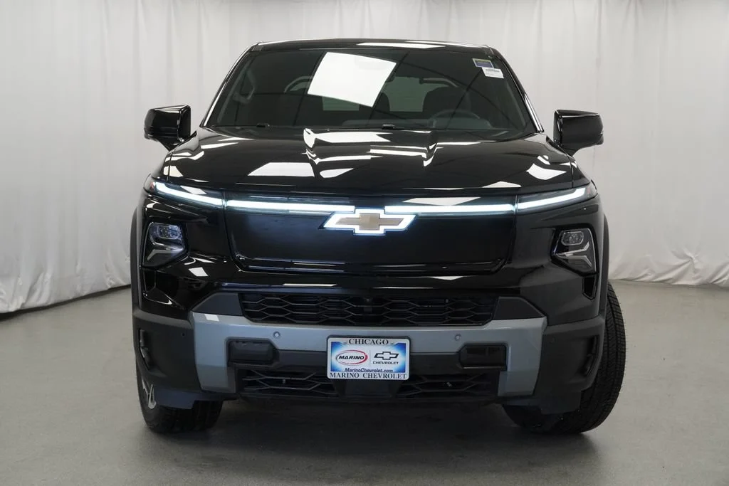 New 2026 Black Chevrolet LT - Max Range image 32