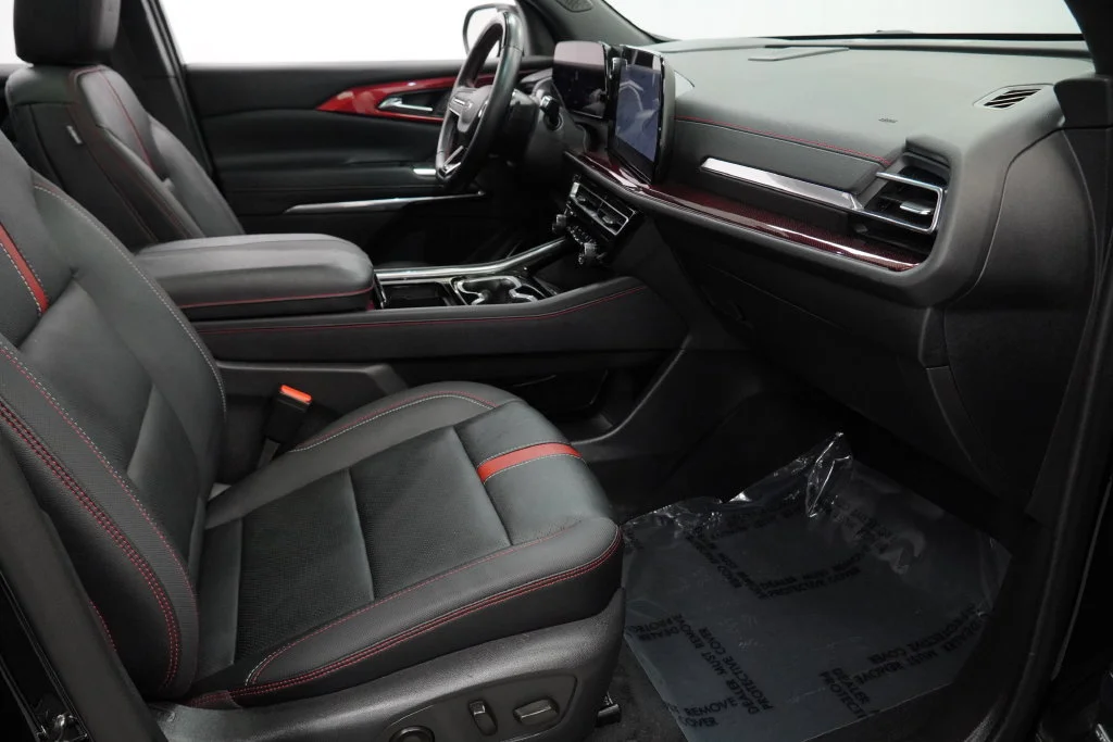 Used 2024 Mosaic Black Metallic Chevrolet RS image 35