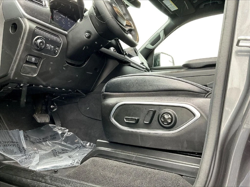 Used 2024 Metallic Jeep Series II image 43