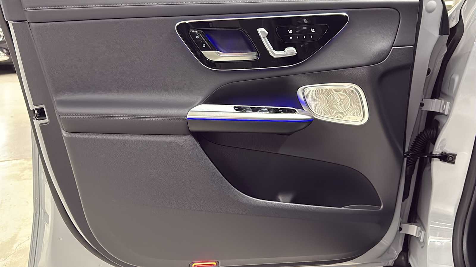 New 2026 MANUFAKTUR Alpine Grey Mercedes-Benz GLC 300 image 14