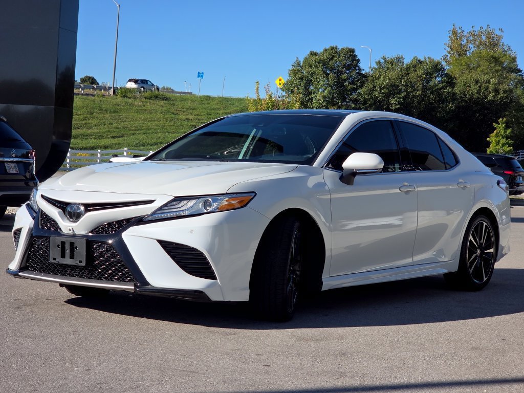 Used 2020 Wind Chill Pearl Toyota XSE V6 image 23