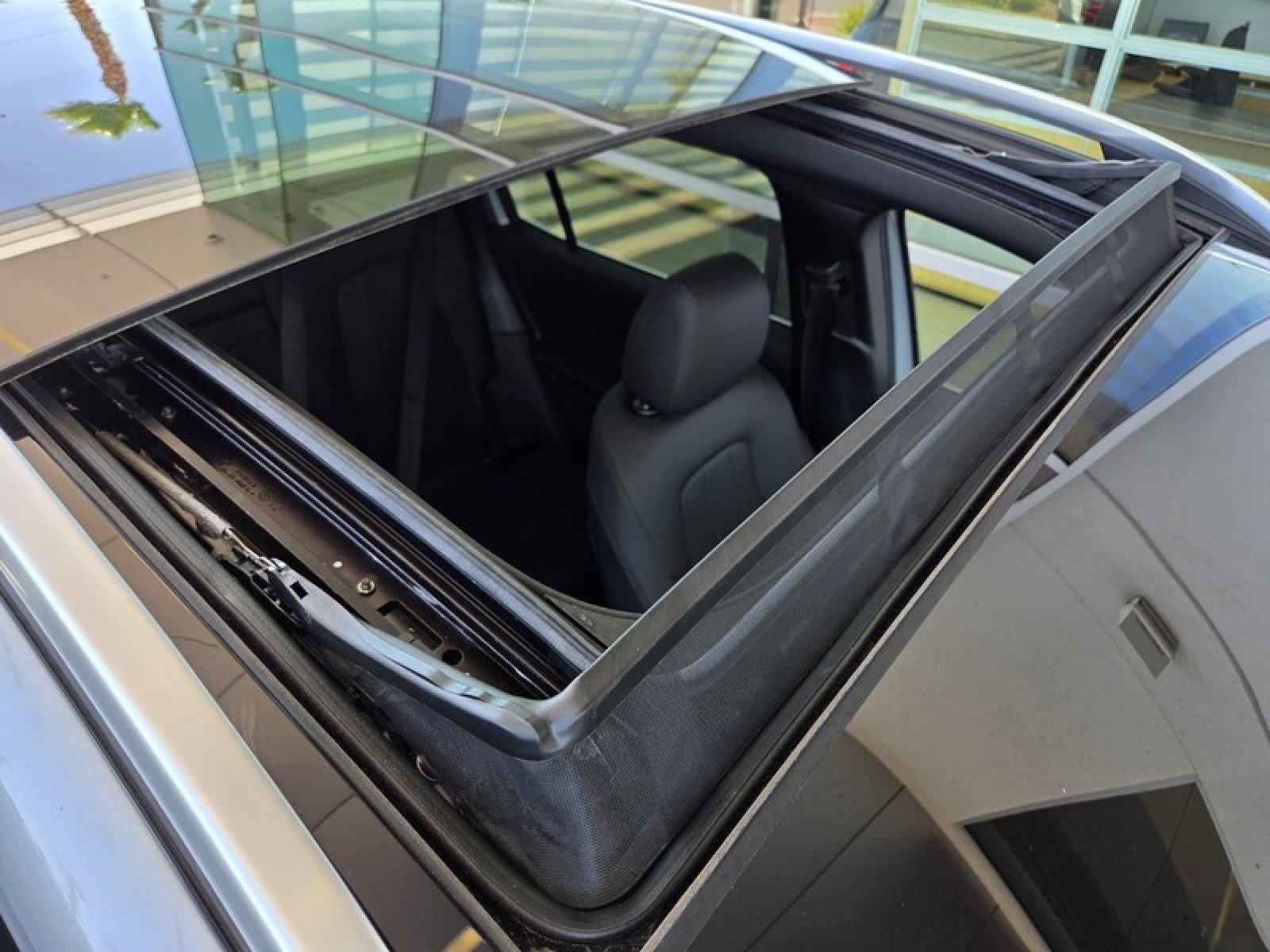 New 2026 Cirrus Silver Metallic Mercedes-Benz GLB 250 SUV image 19