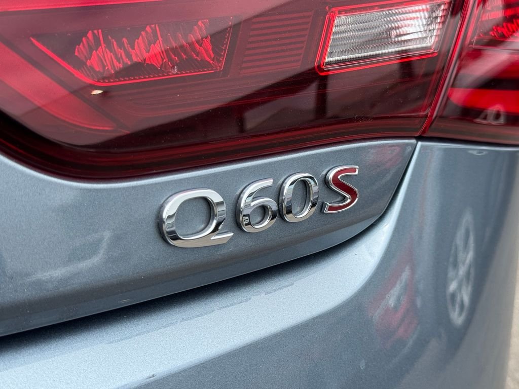 Used 2017 Blue INFINITI Red Sport 400 image 10