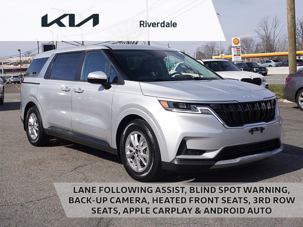 2023 Kia Sedona LX Seat Pkg's photo