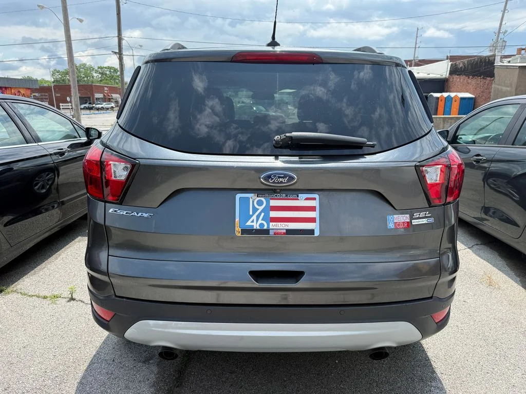 Used 2019 Gray Ford SEL image 27
