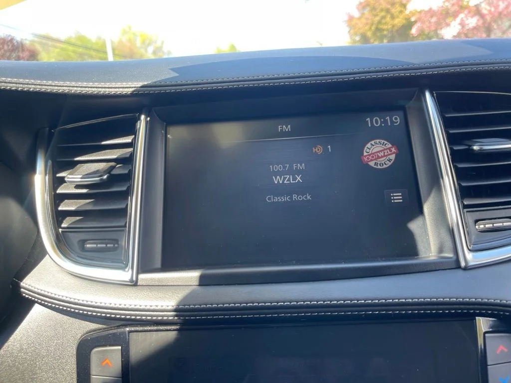 Used 2023 Gray INFINITI LUXE image 10