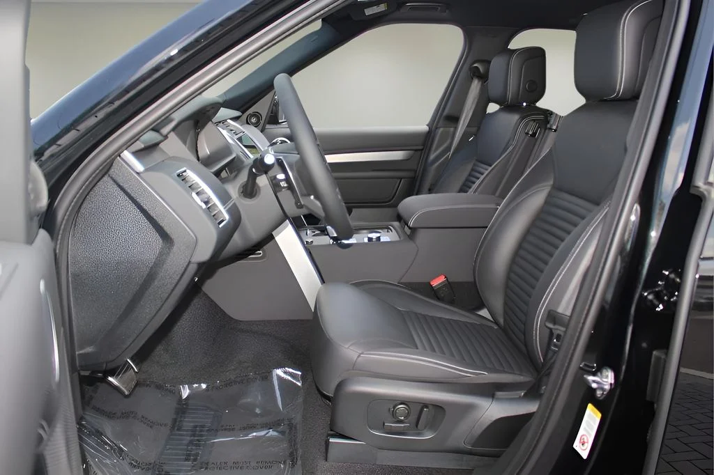 2025 Land Rover Discovery Dynamic SE - Photo 10
