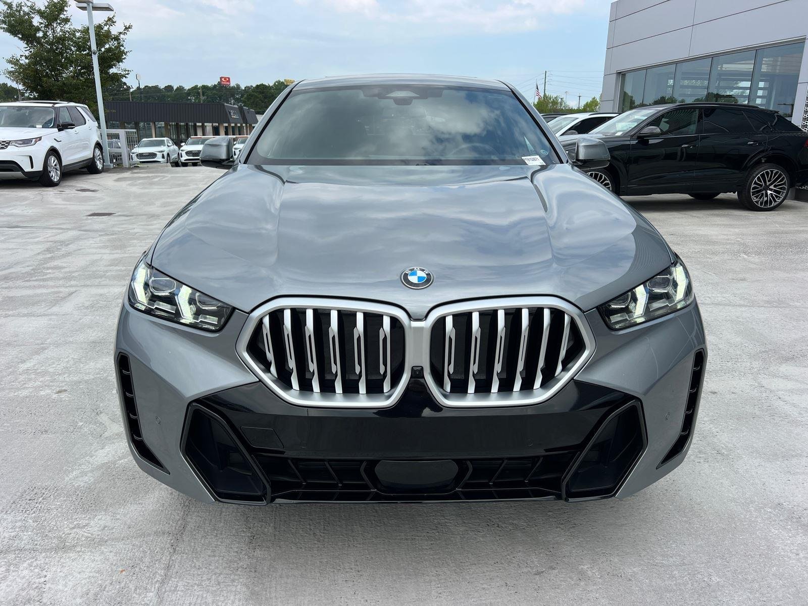 Used 2026 GRAY BMW xDrive40i image 2
