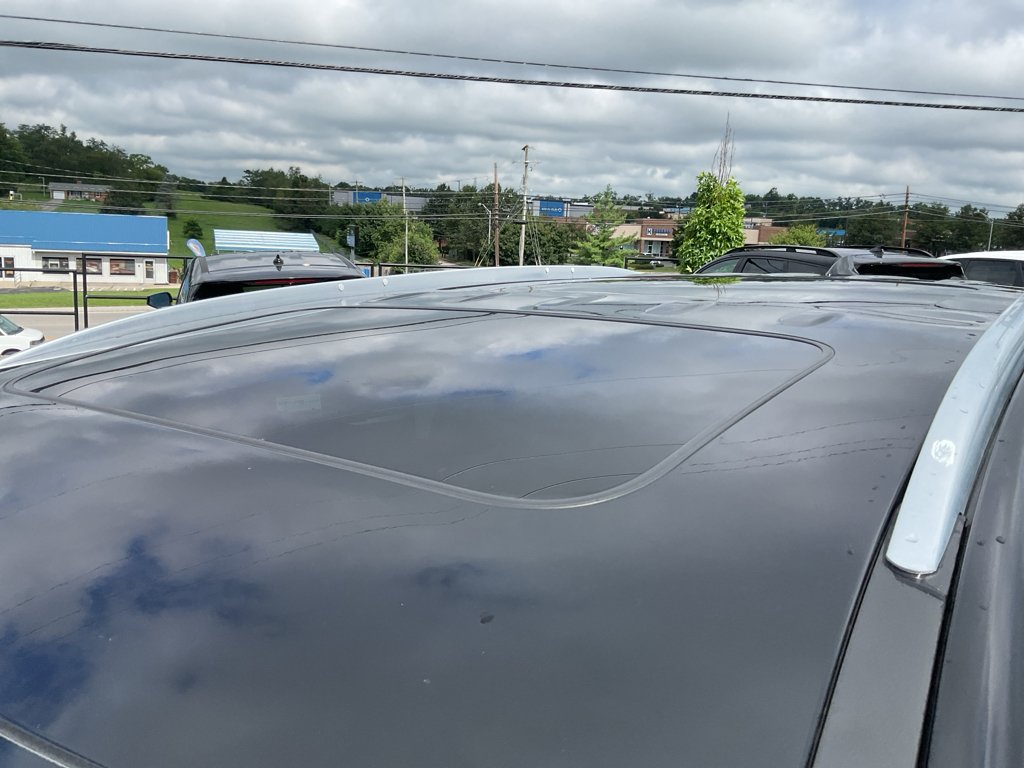 Used 2022 Ebony Twilight Metallic Buick Avenir image 5