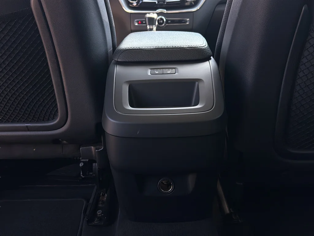 Used 2019 Crystal White Pearl Volvo T5 Momentum image 20