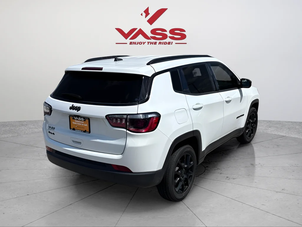 Used 2025 Bright White Clearcoat Jeep Latitude image 5