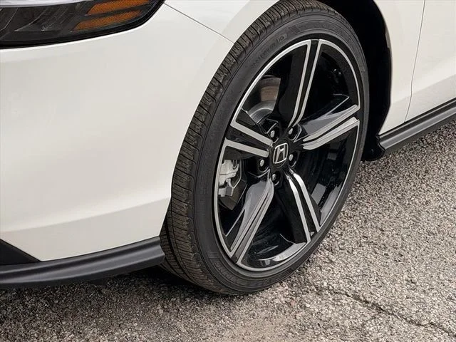 New 2026 Platinum White Pearl Honda Sport Hybrid image 3