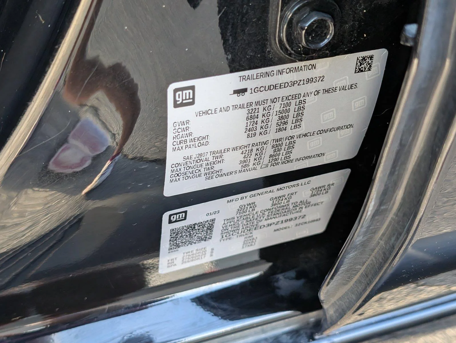 Used 2023 BLACK Chevrolet RST image 13